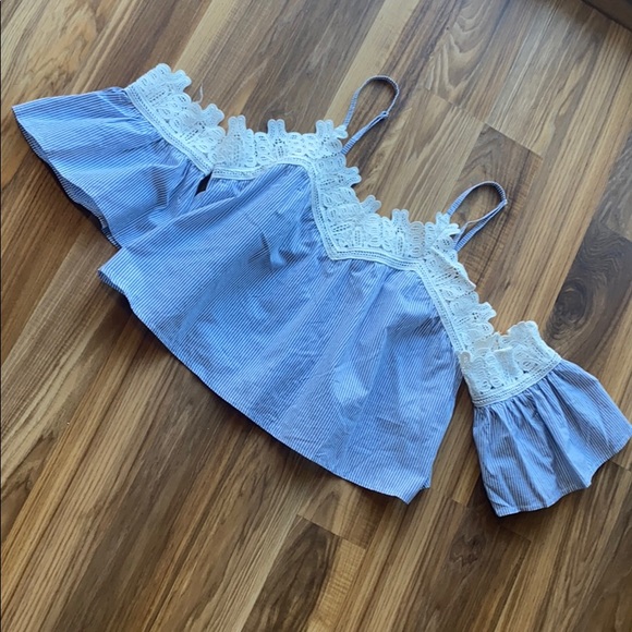 LF Seek The Label Laced Cold Shoulder Crop Top M - Picture 5 of 6